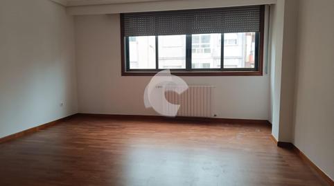 Foto 2 de Piso de alquiler en Santiago , Ventiun, Ourense Capital