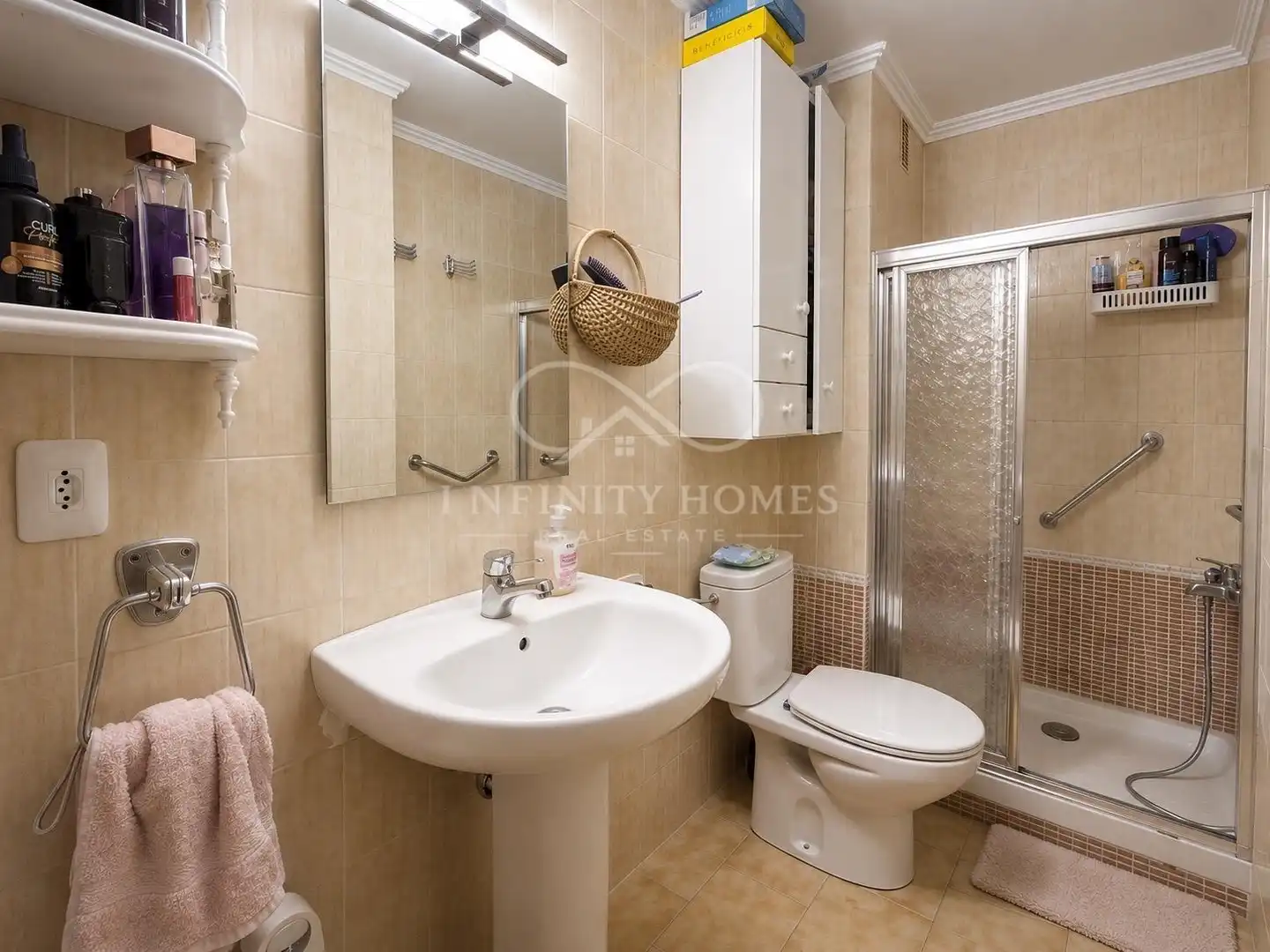 Bathroom of Flat for sale in Es Castell