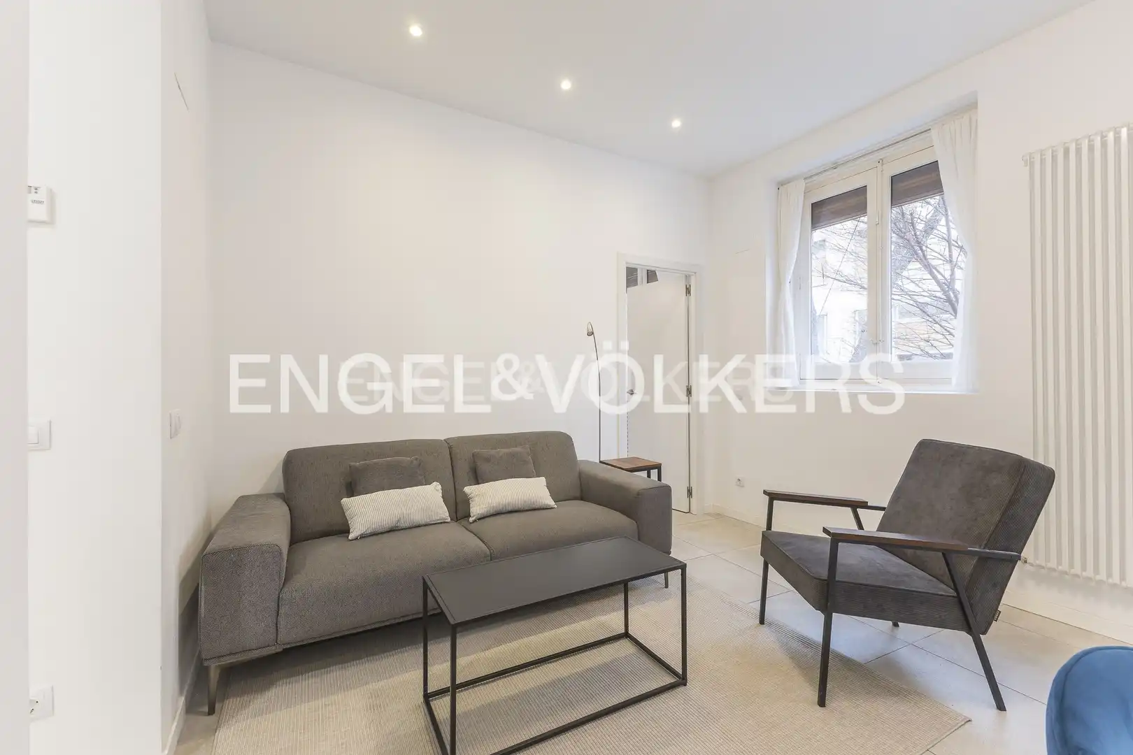 Living room of Flat for rent in Madrid  with Air Conditioner, Heating and Furnished