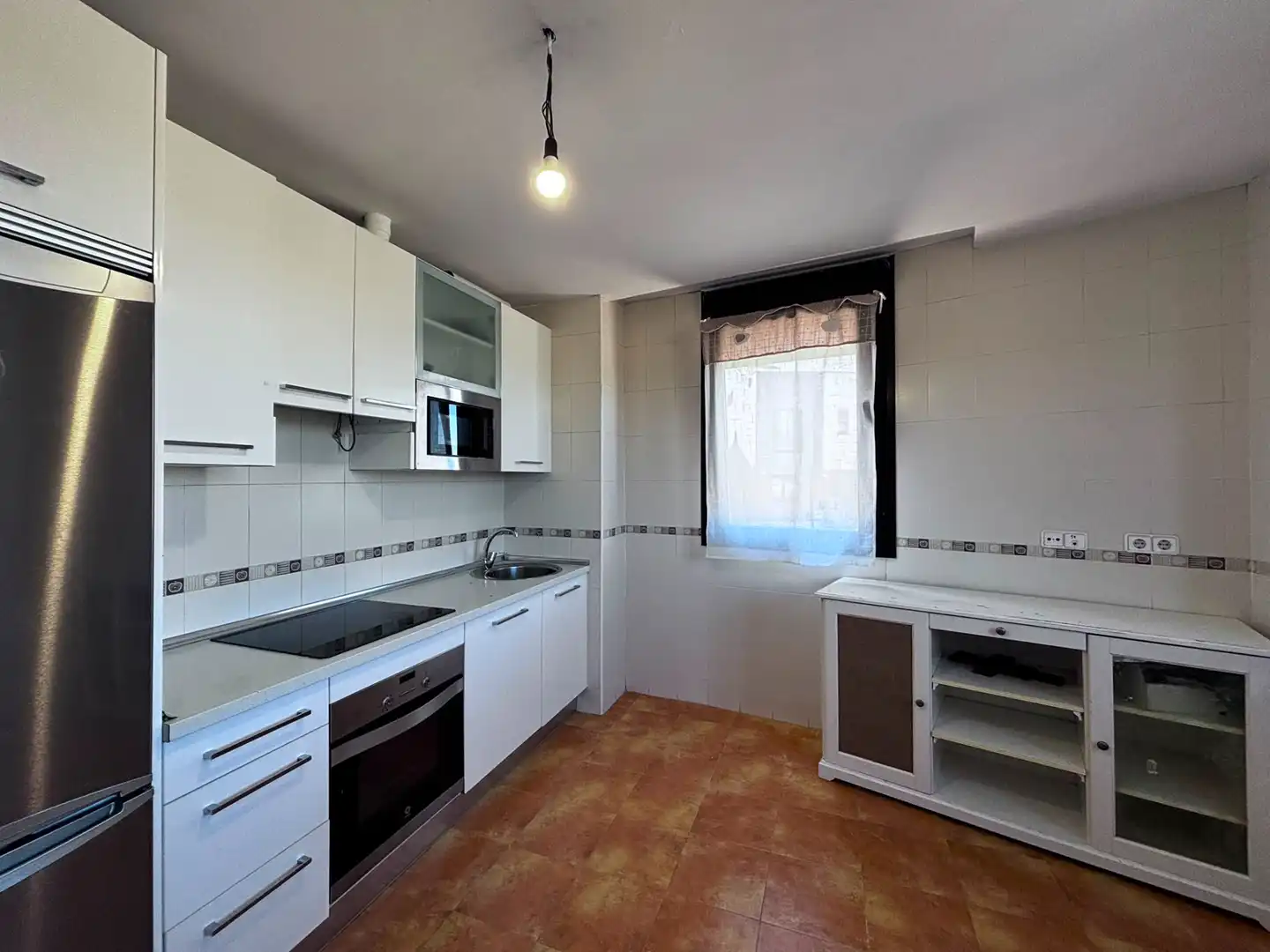 Küche von Einfamilien-Reihenhaus zum Verkauf in Burgos mit Heizung, Terrasse und Abstellraum
