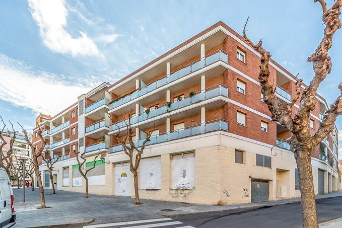 Vista exterior de Local en venda en Constantí amb Terrassa