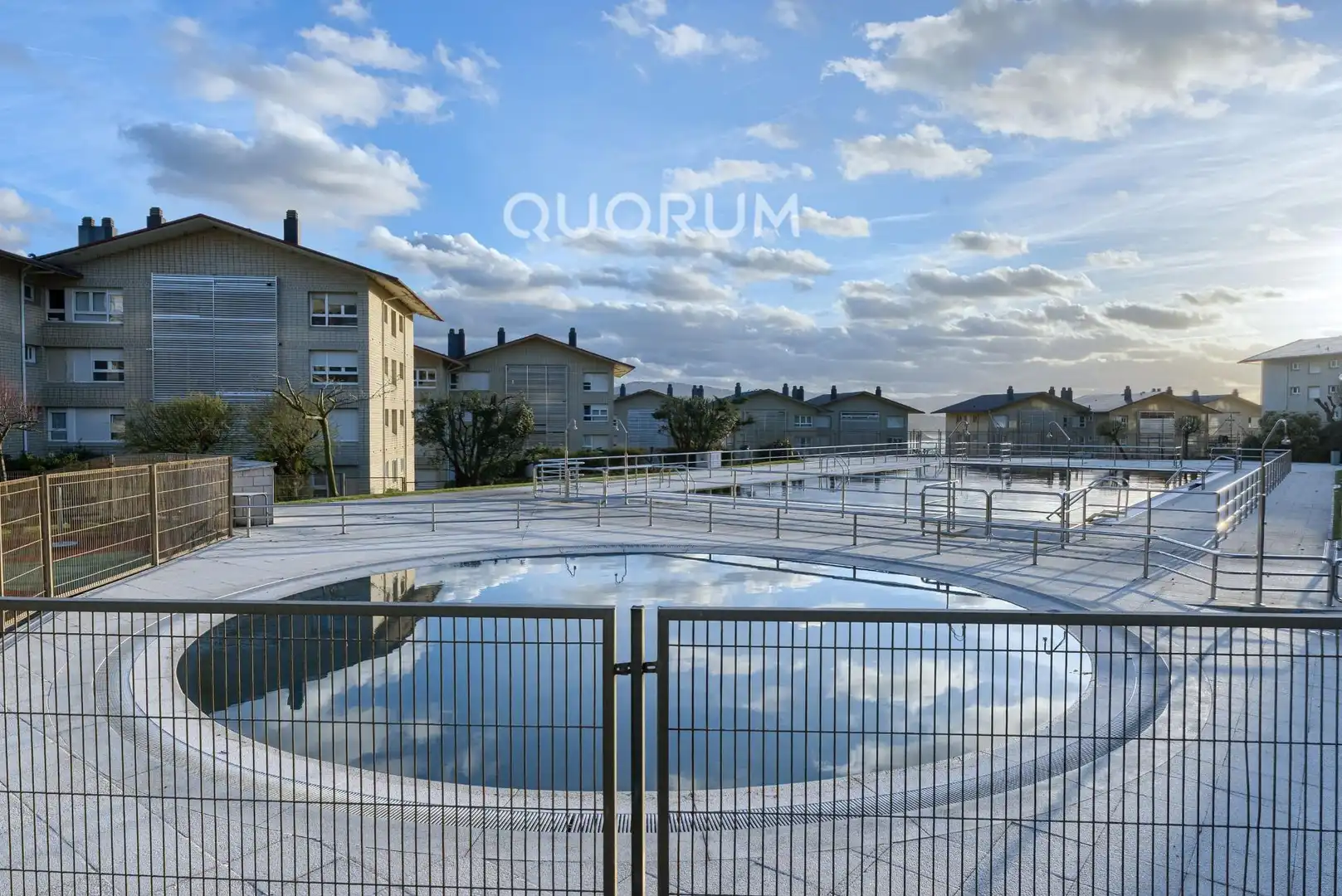 Piscina de Piso en venta en Sopela con Calefacción, Terraza y Trastero