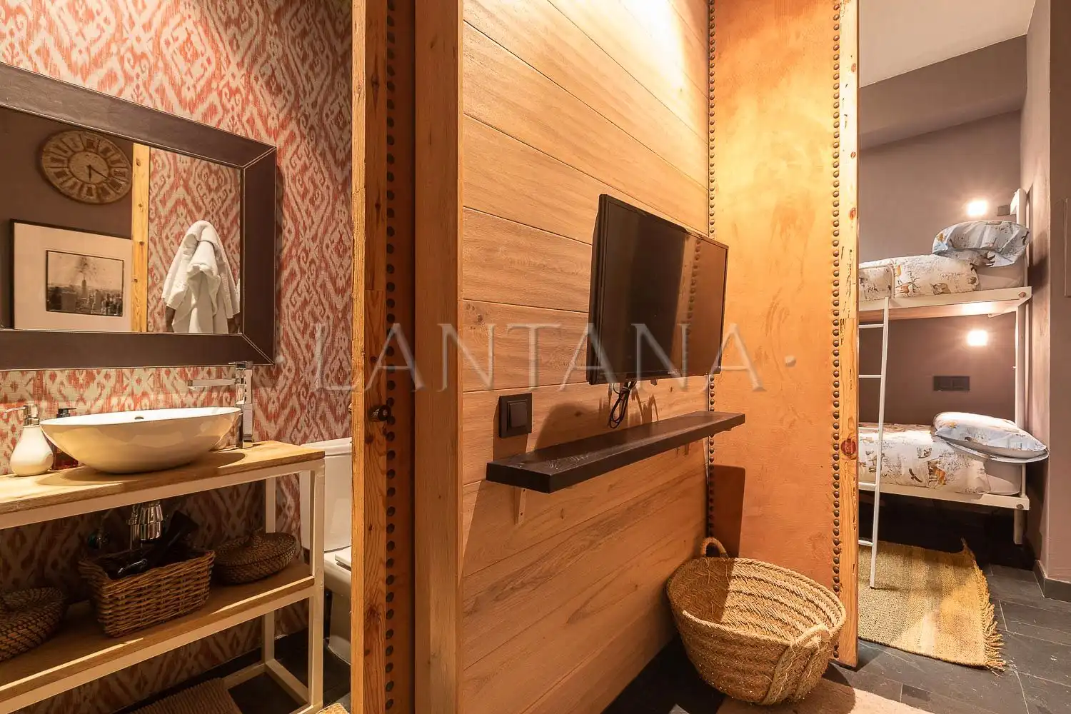 Habitación de Casa adosada en venta en Naut Aran con Calefacción, Parquet y Trastero