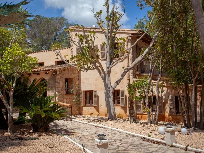 Exterior view of House or chalet for sale in Artà