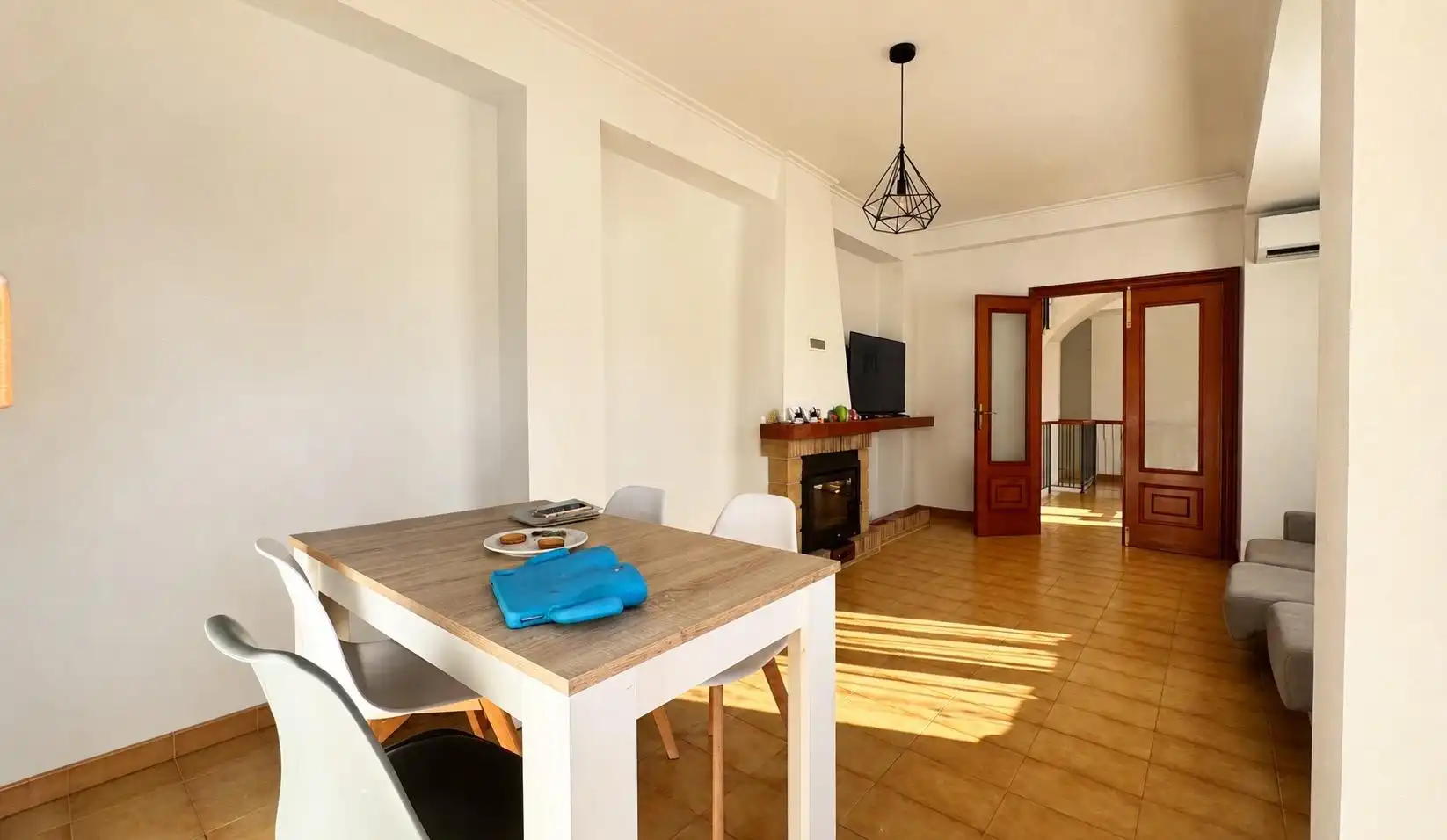 Casa aparellada amb terrassa en venda a Pego, imagen 2
