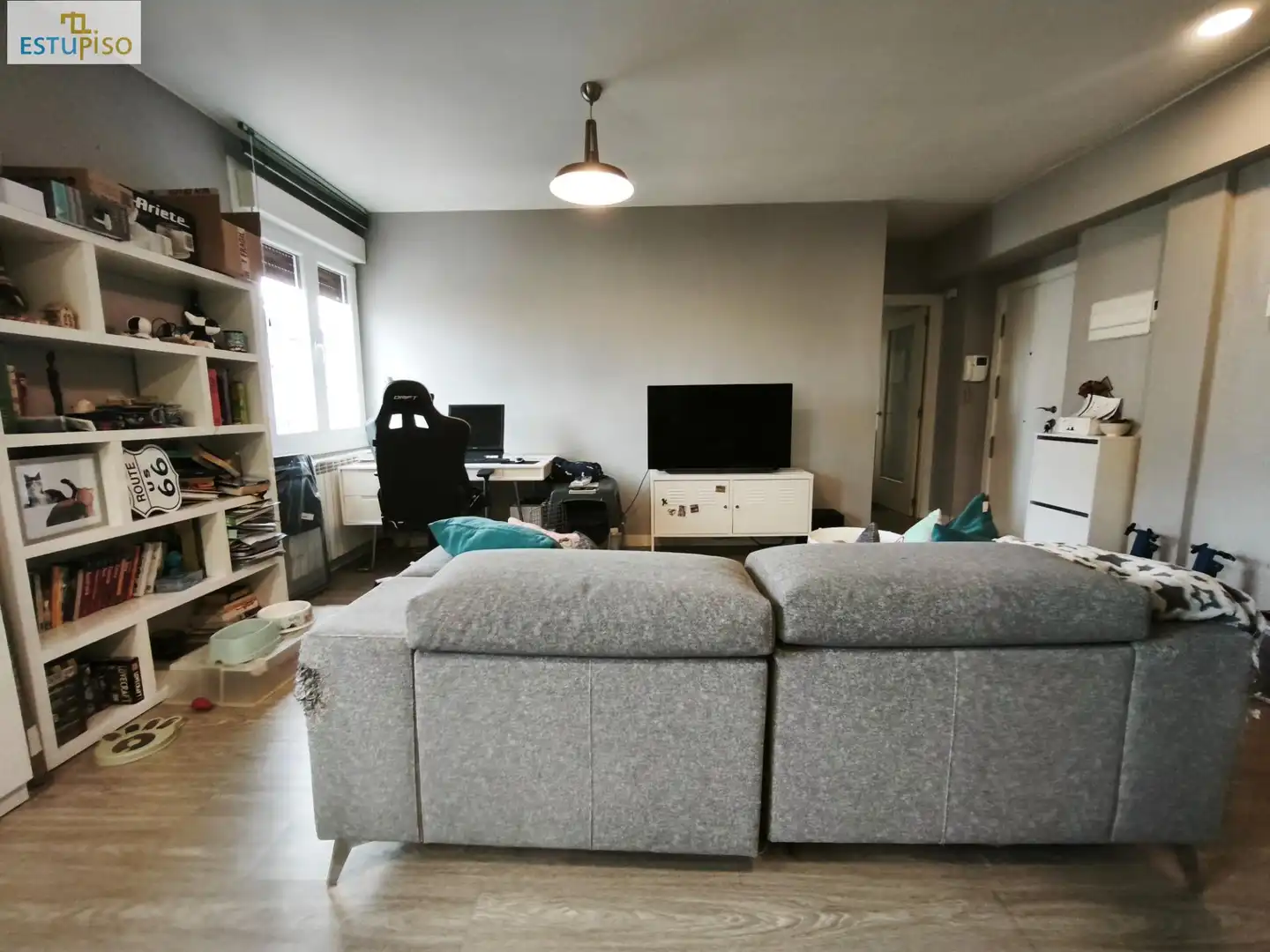 Sala de estar de Piso en venta en Vitoria - Gasteiz con Calefacción, Trastero y Amueblado