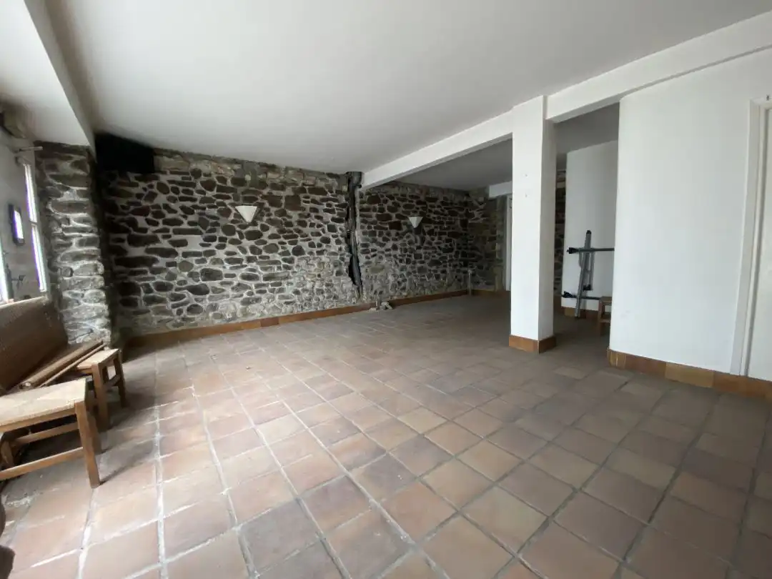 Commercial properties for sale in Bergara