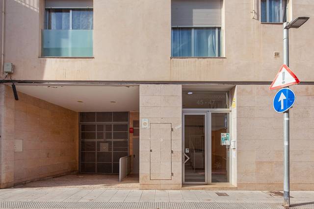 Piso en Venta en C/ Rafael Casanovas  en Vilamarina