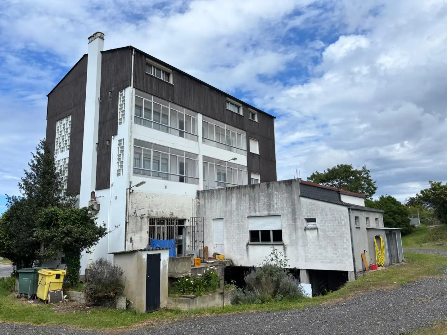Vista exterior de Edificio en venta en Barreiros