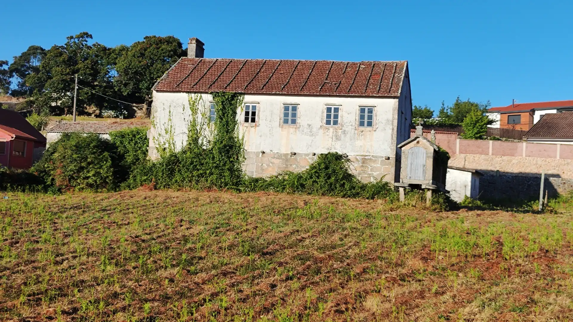 Außenansicht von Country house zum Verkauf in Nigrán mit Privatgarten