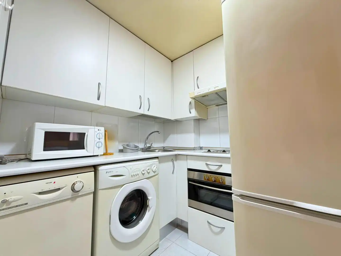 Cuina de Apartament en venda en Madrid amb Aire condicionat, Calefacció i Parquet