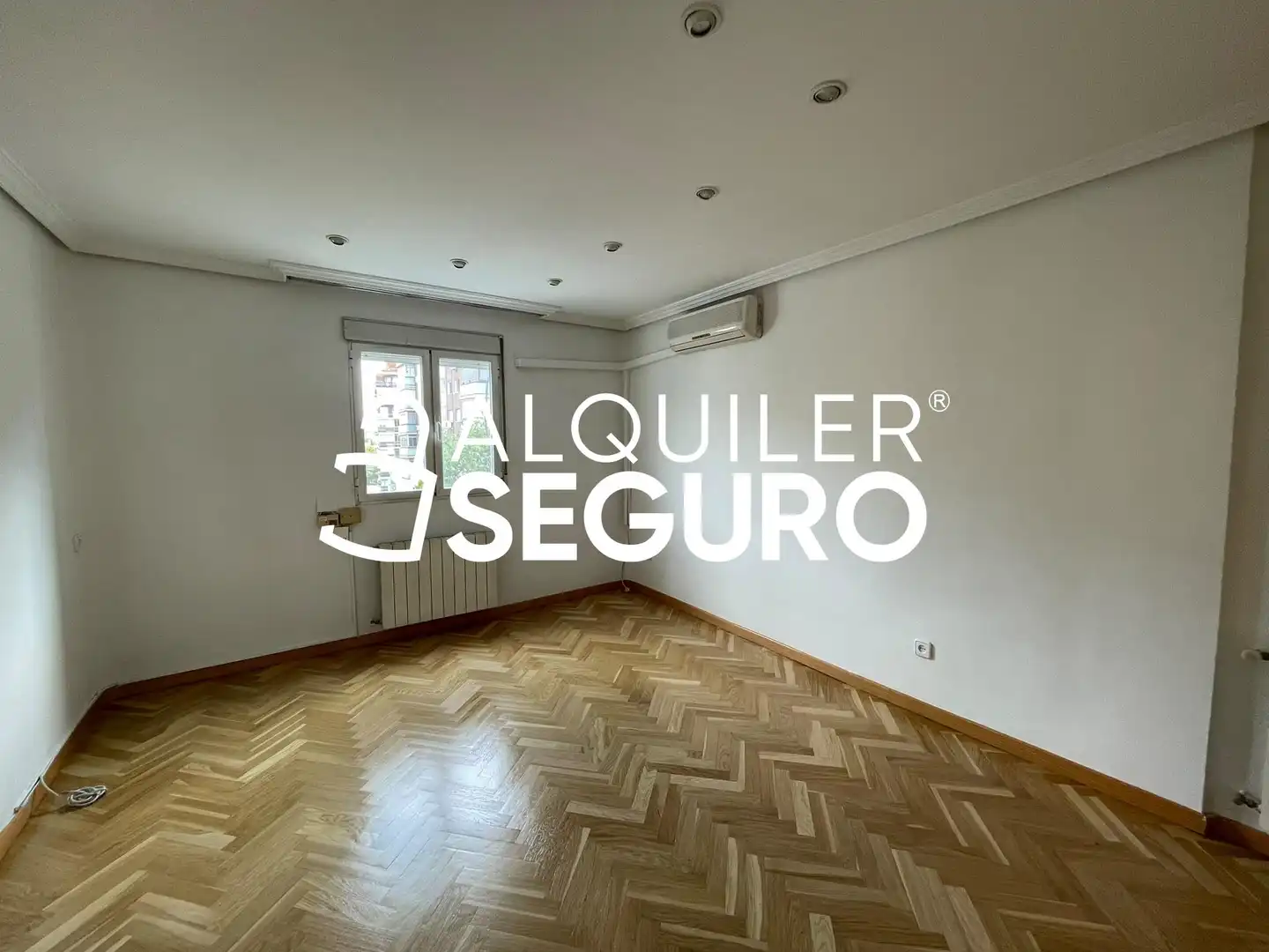 Flat with lift to rent in de Antonio López, imagen 4