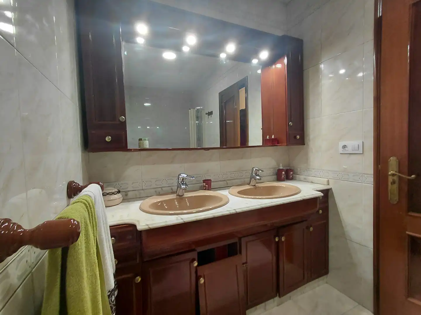 Baño de Casa o chalet en venta en Oleiros con Calefacción, Jardín privado y Parquet