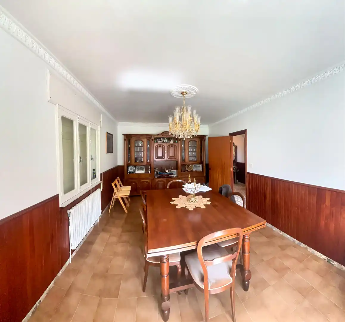 Comedor de Casa o chalet en venta en Burela con Calefacción, Jardín privado y Trastero