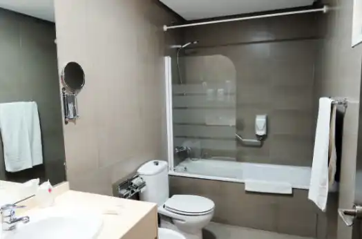 Hotel zum Verkauf in Avinguda de Paiporta 54, imagen 2