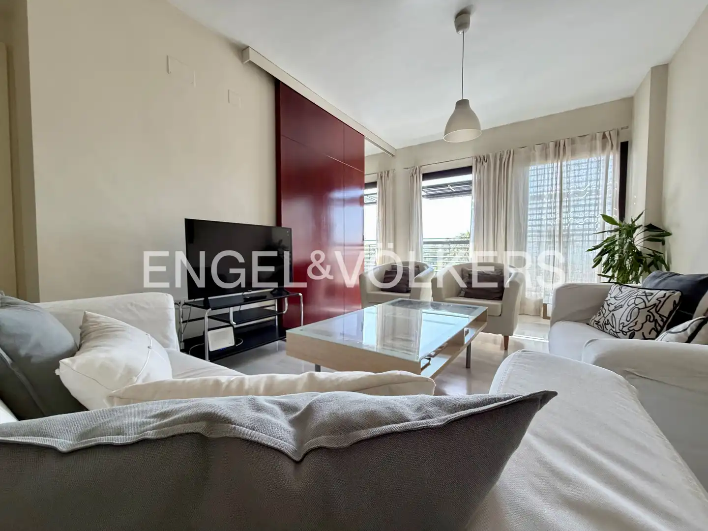 Living room of Flat for rent in Sevilla  with Air Conditioner, Heating and Storage room