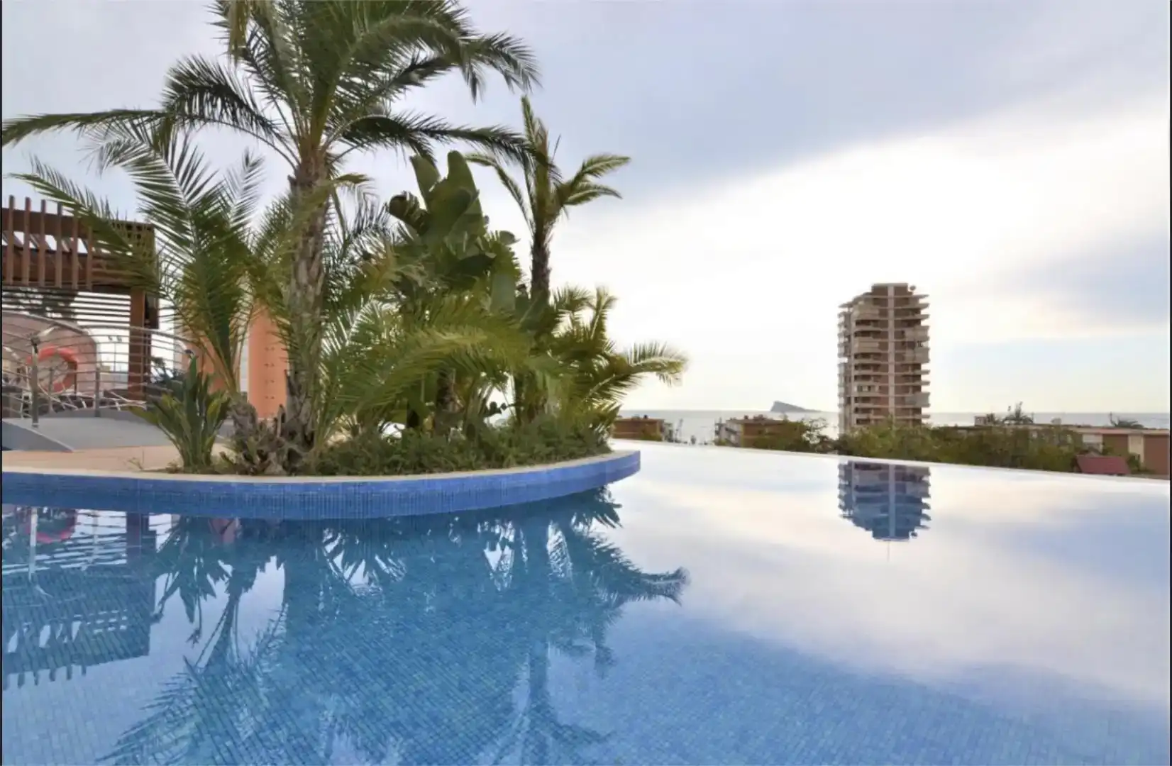 Piscina de Pis de lloguer en Playa Poniente