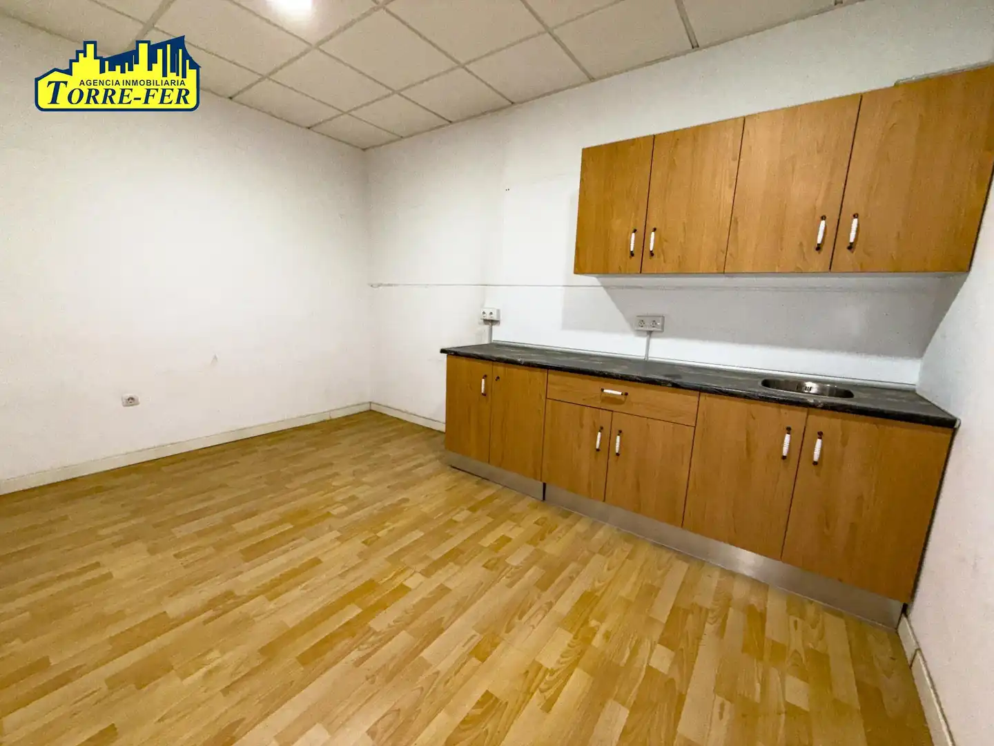 Industrial buildings for rent in Almería