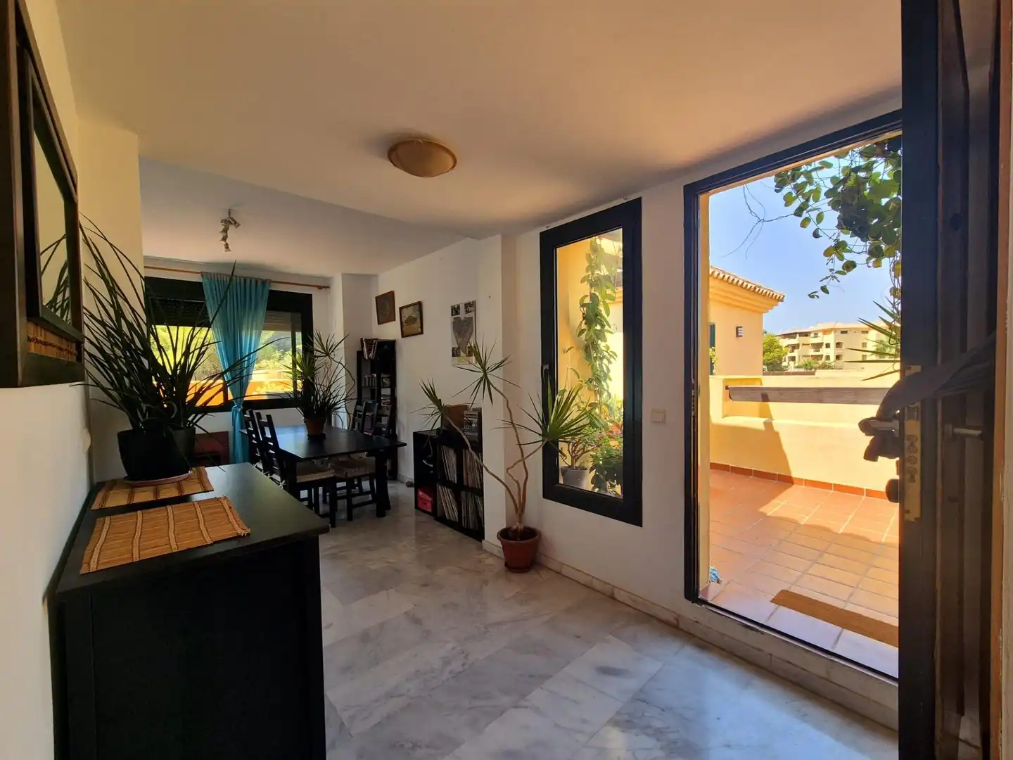 Vista exterior de Àtic en venda en Mijas amb Jardí privat, Terrassa i Balcó