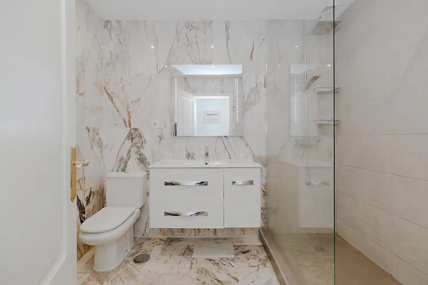 Bathroom of Flat for sale in Mijas  with Air Conditioner, Terrace and Storage room