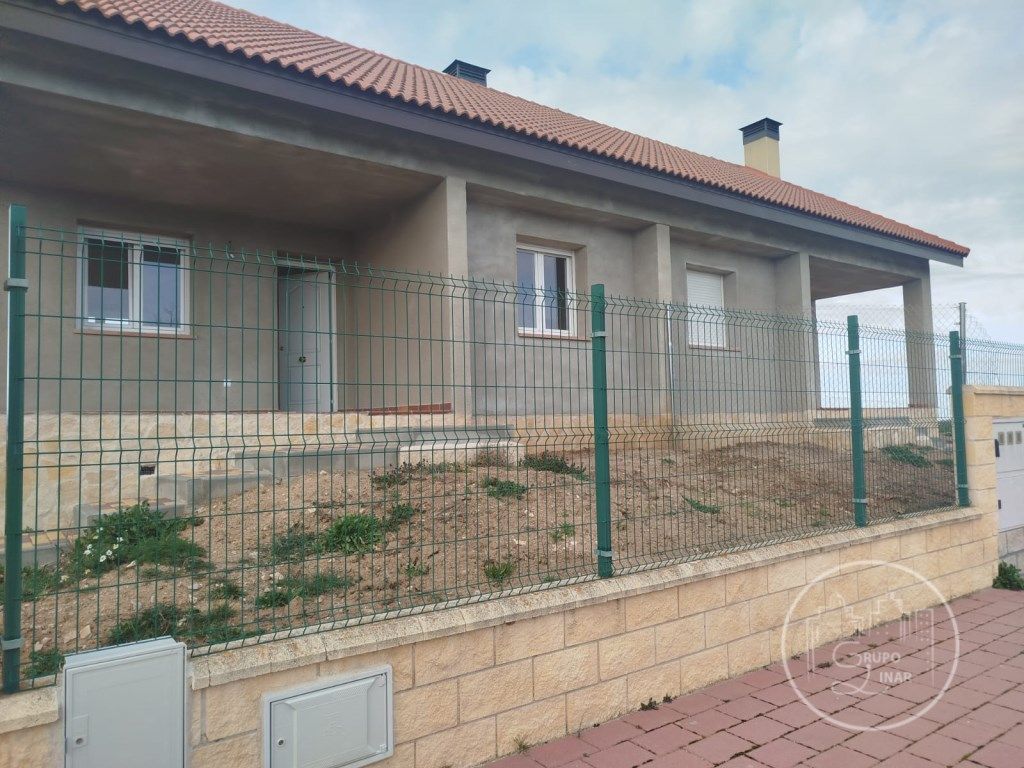 Exterior view of House or chalet for sale in Labajos