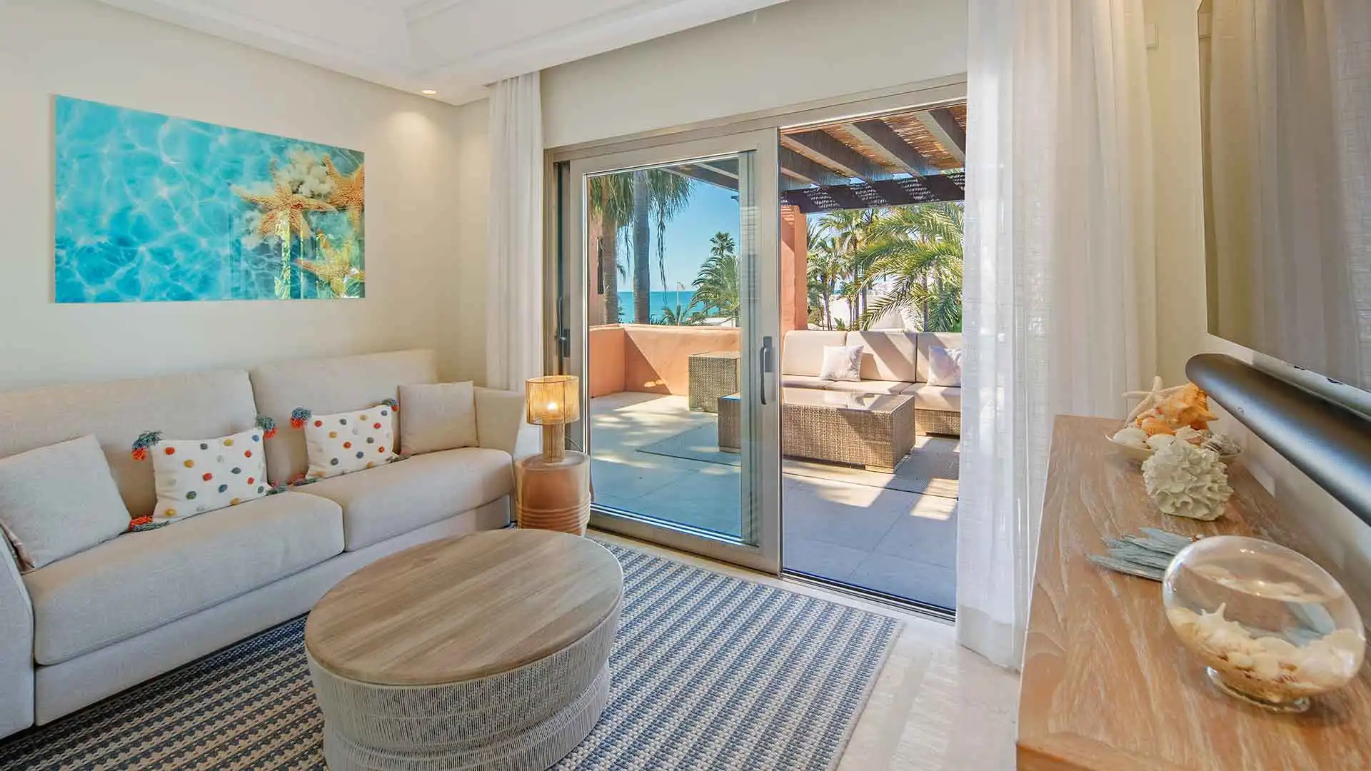 Sala de estar de Ático en venta en Marbella con Aire acondicionado, Terraza y Trastero