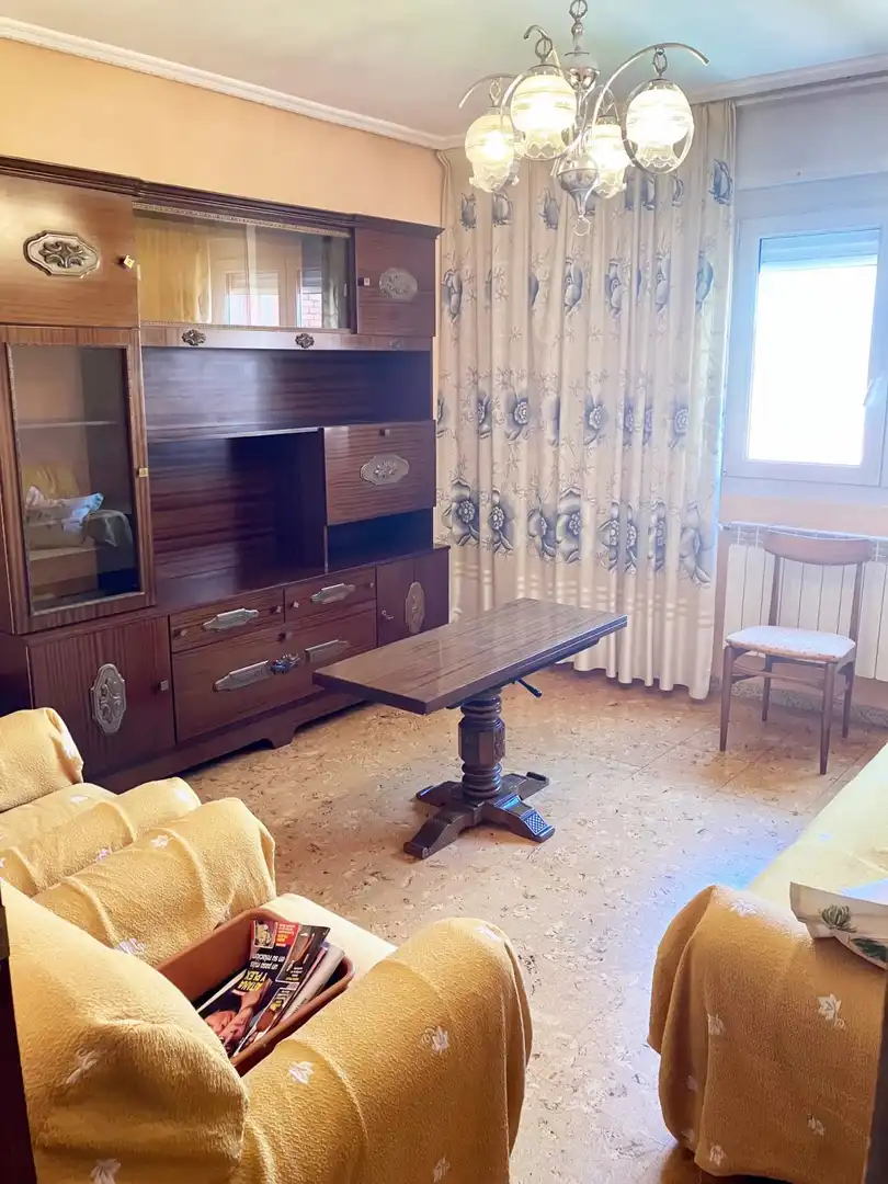 Living room of Flat for sale in Palencia  with Heating, Terrace and Storage room