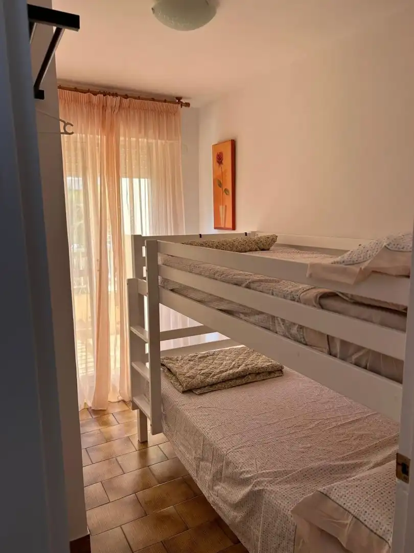 Dormitori de Pis en venda en Salobreña amb Terrassa, Moblat i Balcó