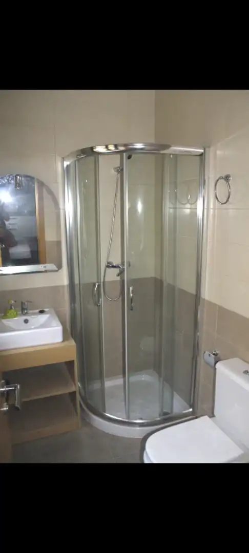 Badezimmer von Wohnung zur Miete in Málaga mit Möbliert
