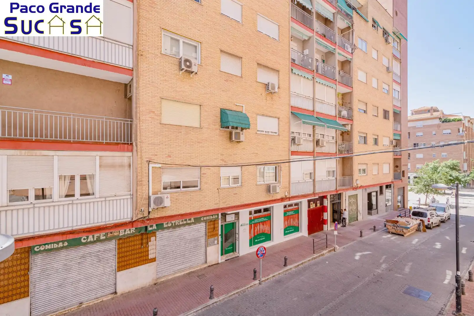 Vista exterior de Pis en venda en Granada amb Aire condicionat, Terrassa i Balcó
