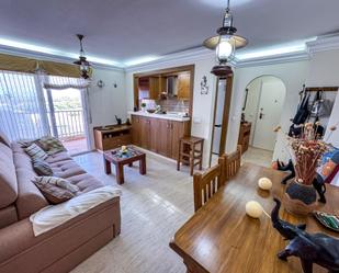Sala d'estar de Pis en venda en La Manga del Mar Menor amb Aire condicionat, Jardí privat i Terrassa