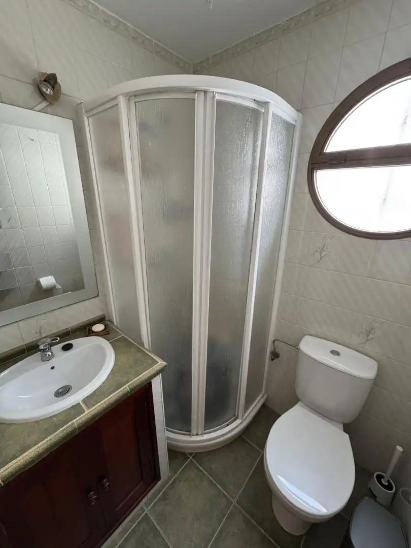 Baño de Casa adosada en venta en Sanlúcar de Barrameda con Aire acondicionado, Trastero y Amueblado