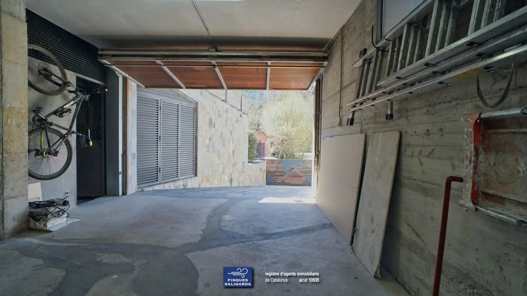 Parking de Casa o chalet en venta en Sant Martí de Centelles con Aire acondicionado, Calefacción y Terraza