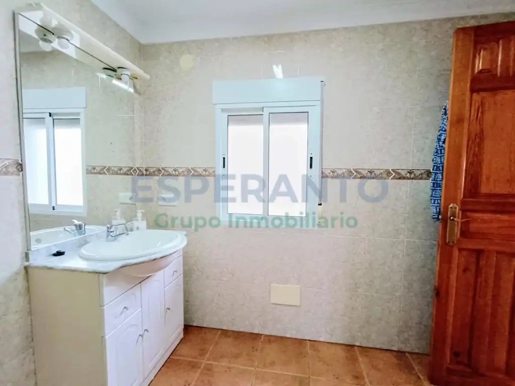 Dormitori de Finca rústica en venda en Vélez-Málaga amb Aire condicionat, Jardí privat i Traster