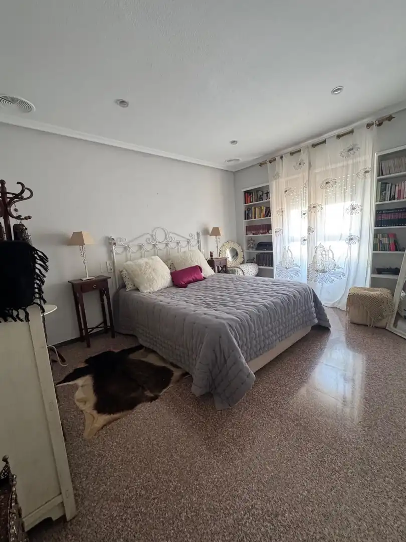 Dormitori de Pis en venda en Elche / Elx amb Aire condicionat, Calefacció i Jardí privat