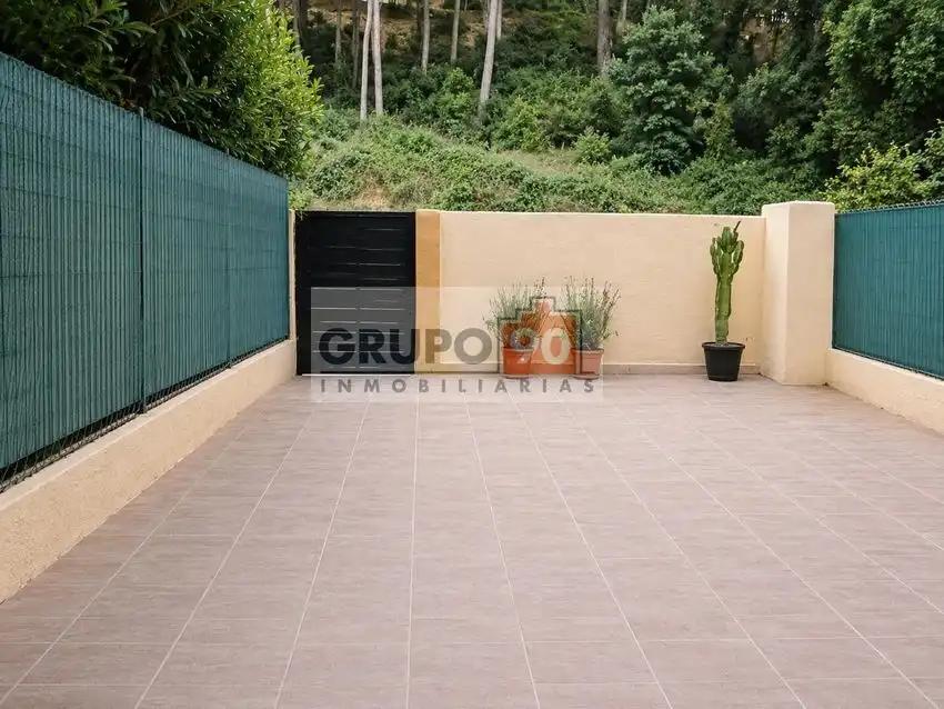 Terrasse von Einfamilien-Reihenhaus zur Miete in Chiva mit Privatgarten, Terrasse und Schwimmbad