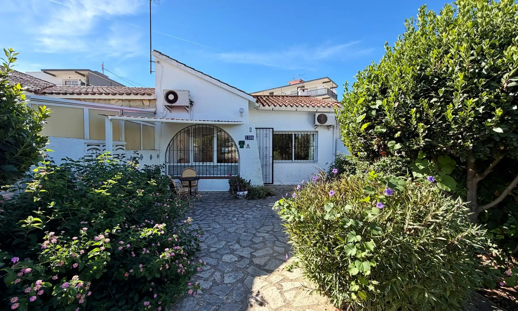 Terraced house with garden for sale in las marinas 173F