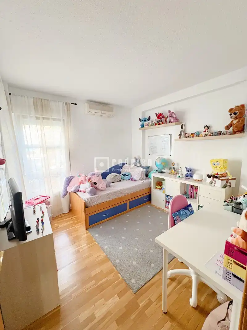 Habitación de Piso en venta en Madrid con Terraza y Trastero
