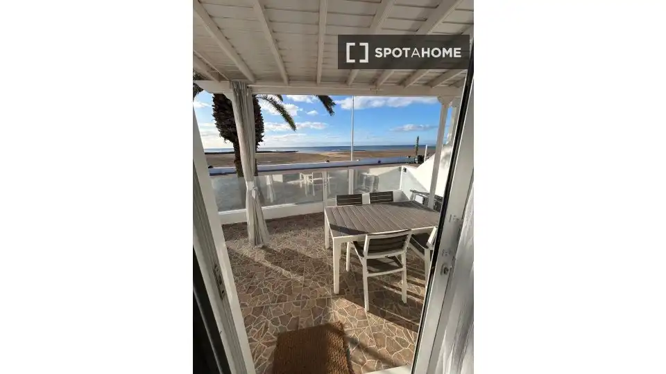Terraza de Apartamento para compartir en San Bartolomé con Aire acondicionado, Terraza y Amueblado