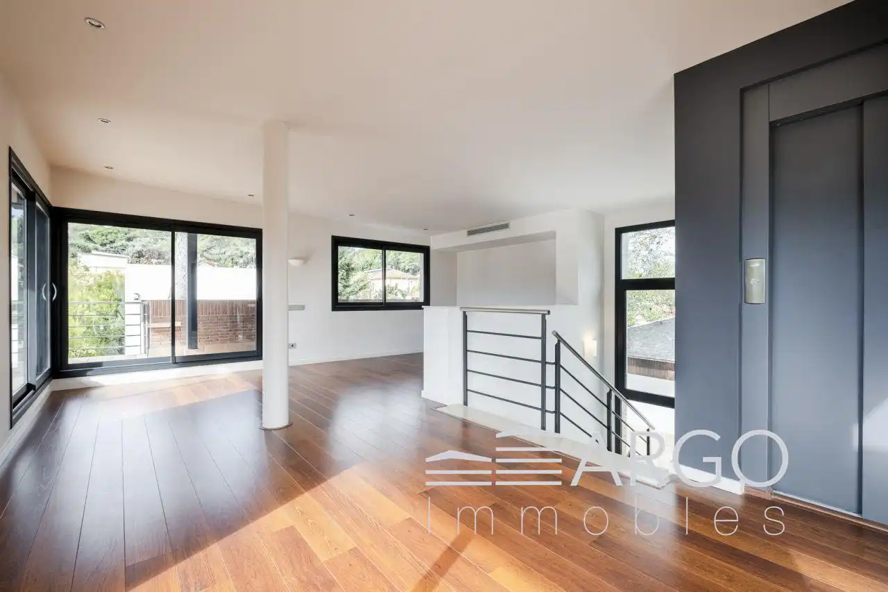 Living room of Houses for sale in Sant Cugat del Vallès  with Air Conditioner, Heating and Private garden