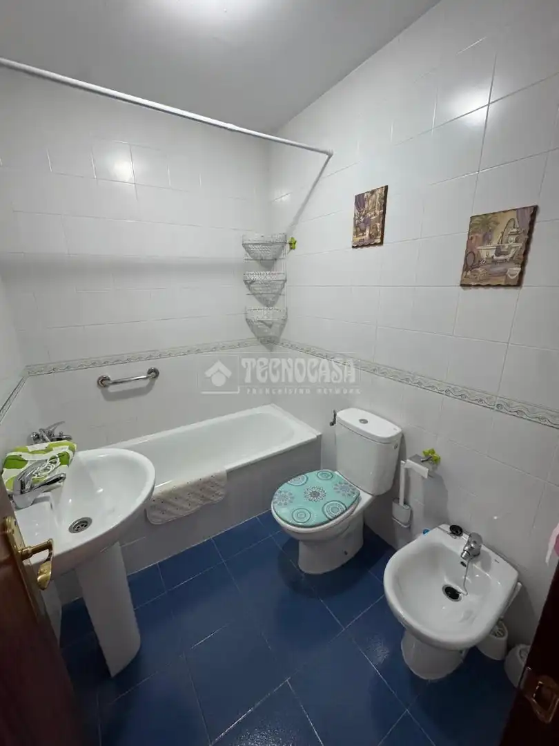 Baño de Piso en venta en Prado del Rey con Aire acondicionado
