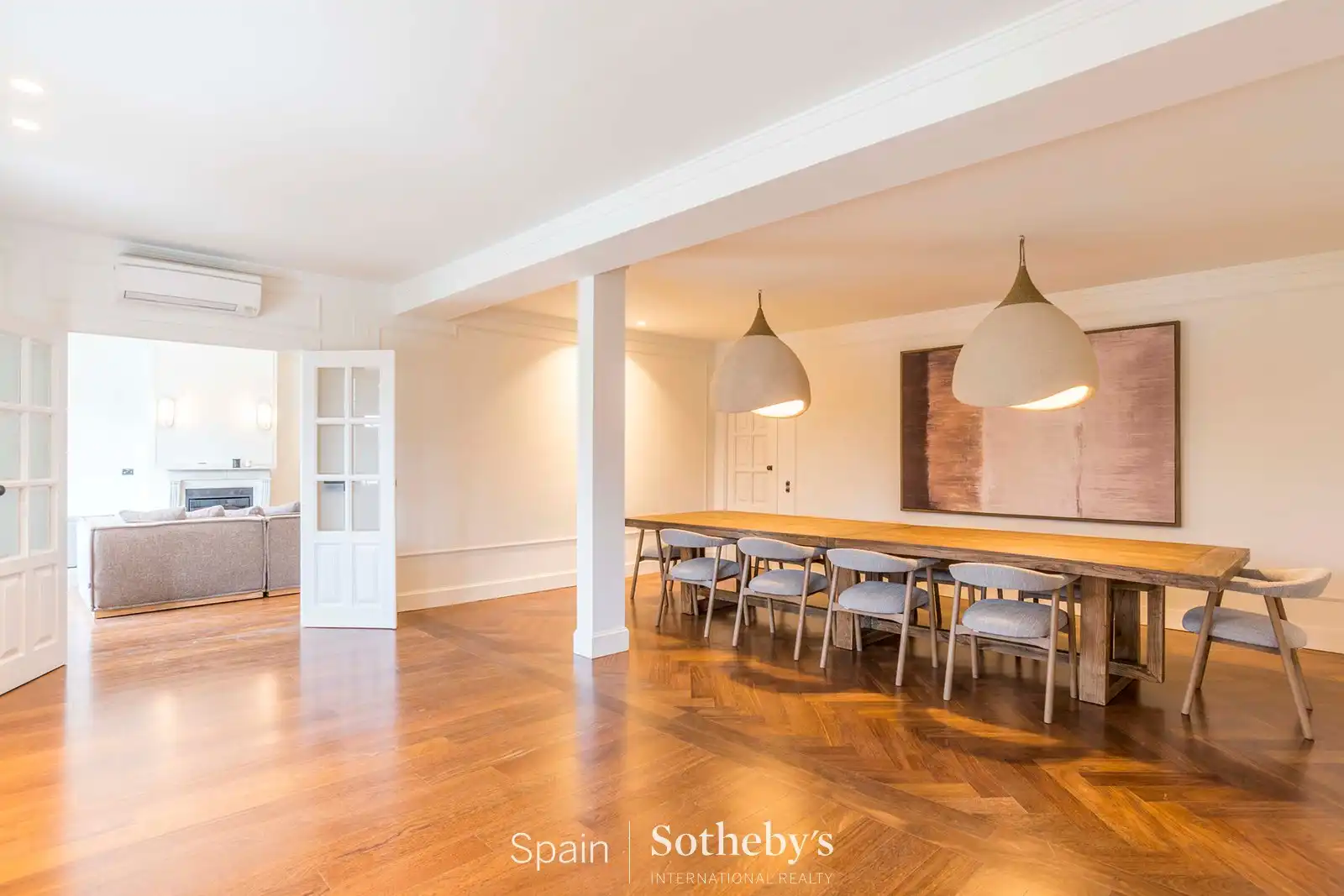 Menjador de Casa o xalet de lloguer en Madrid amb Aire condicionat, Calefacció i Jardí privat