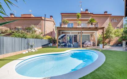 Jardí de Casa o xalet en venda en Castellar del Vallès amb Aire condicionat i Piscina