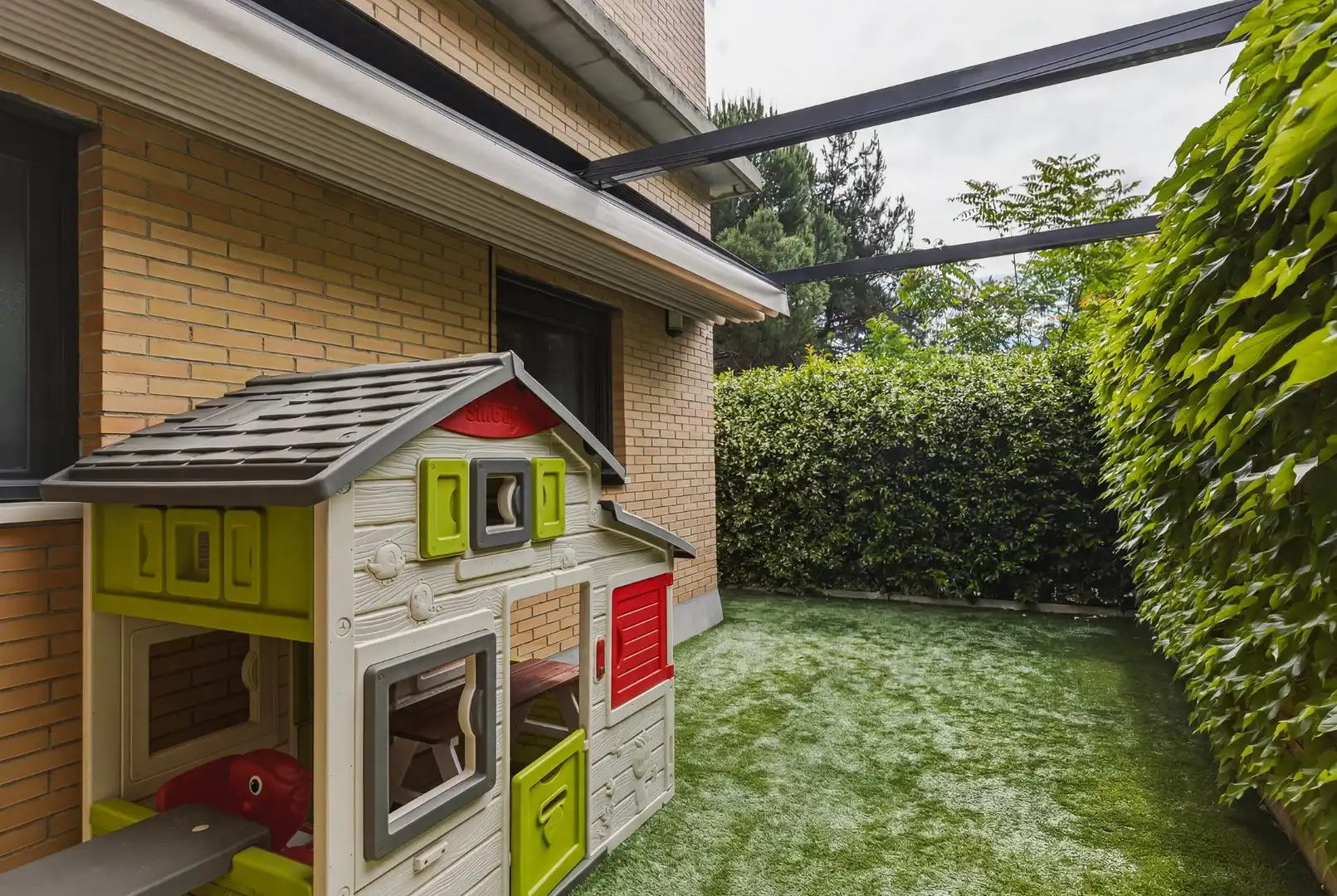 Terraza de Planta baja en venta en Madrid con Calefacción, Jardín privado y Piscina comunitaria