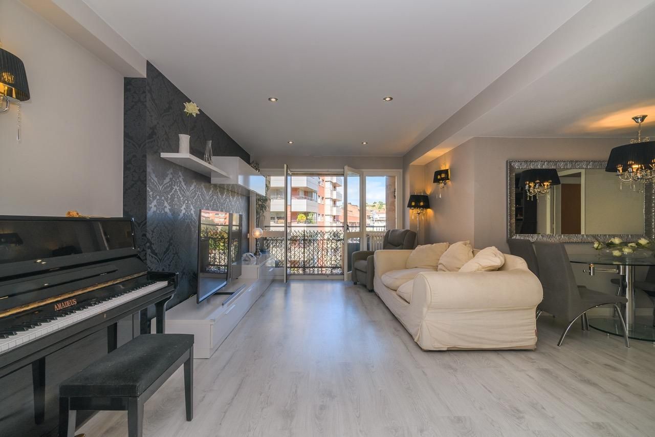 Living room of Flat for sale in Manresa  with Terrace and Balcony