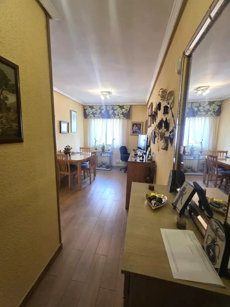 Comedor de Piso en venta en  Madrid Capital con Calefacción, Terraza y Amueblado