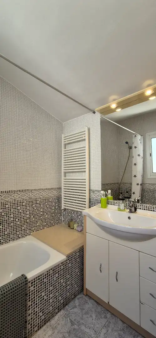 Badezimmer von Maisonette zum Verkauf in Molins de Rei mit Klimaanlage, Heizung und Terrasse