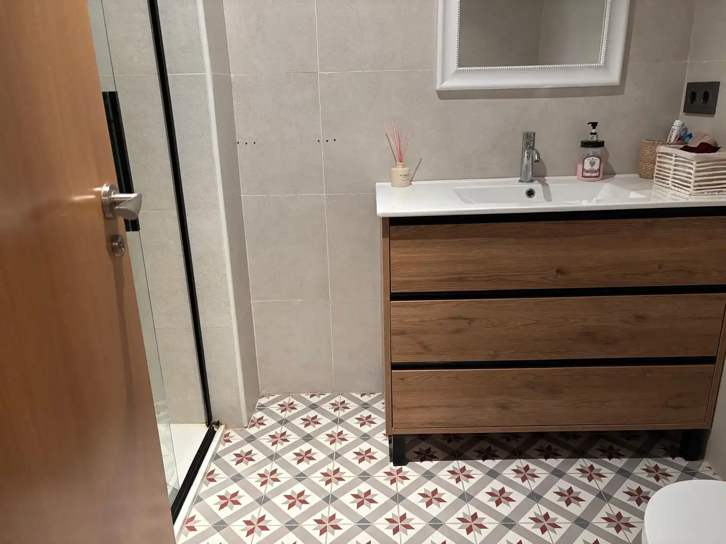 Bathroom of Apartments for sale in Elda  with Air Conditioner, Heating and Parquet flooring