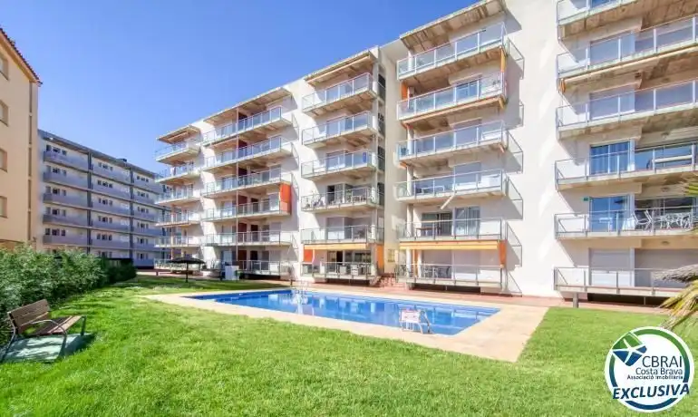 Exterior view of Apartments for sale in Roses  with Air Conditioner and Furnished