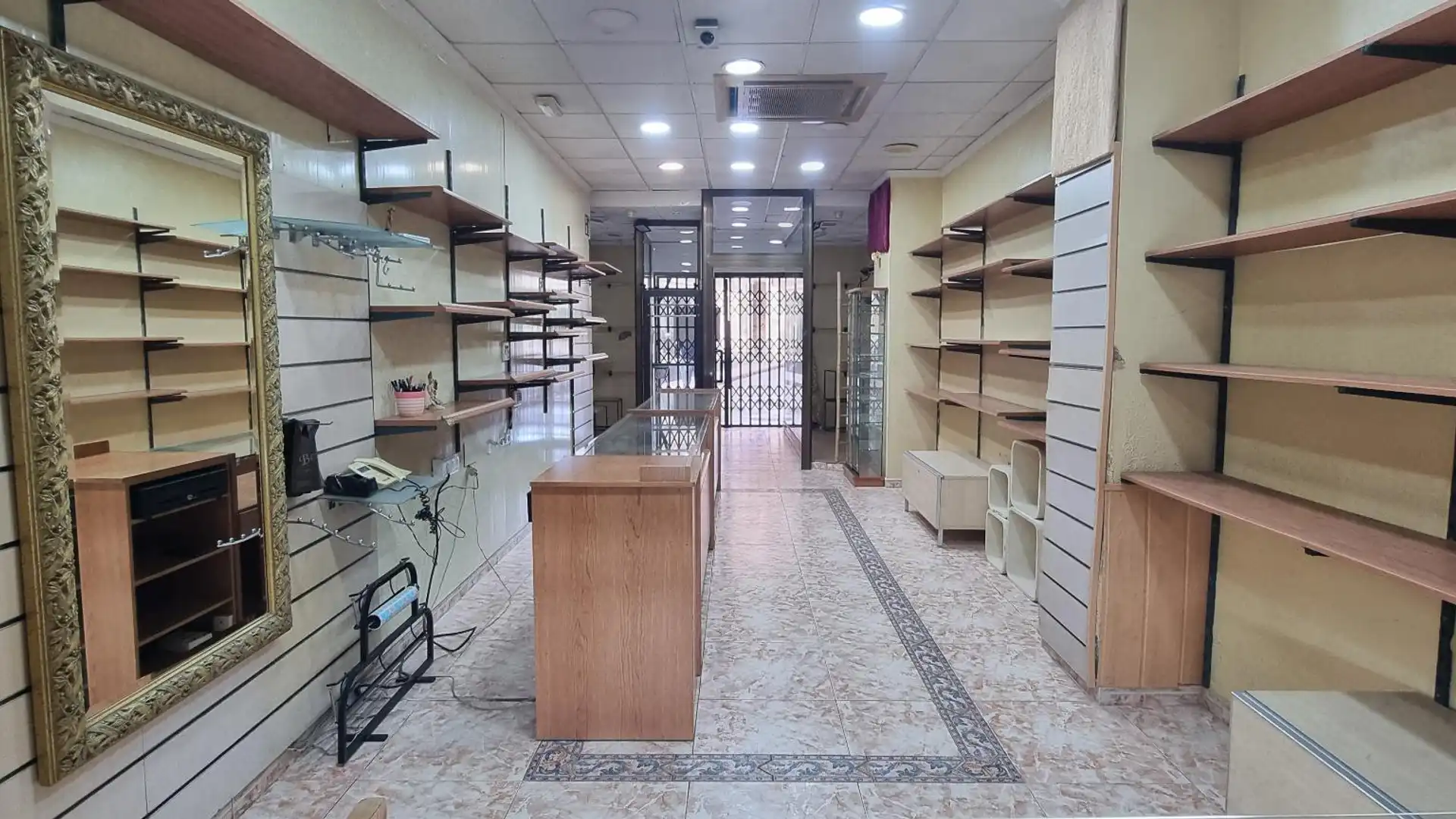 Local en venta en Cartagena con Aire acondicionado y Amueblado